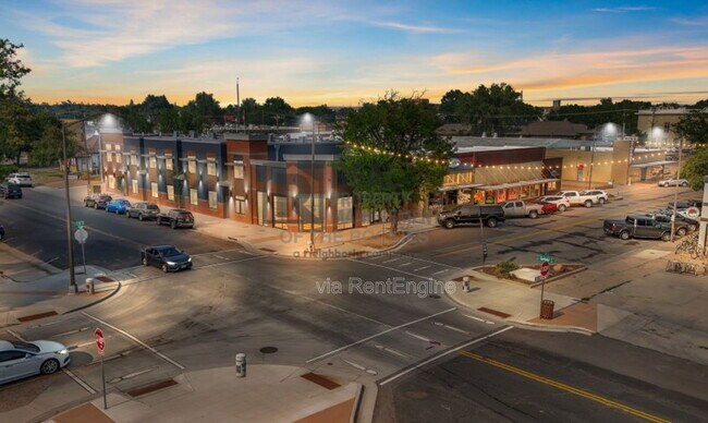 Building Photo - 400 N Garfield Ave