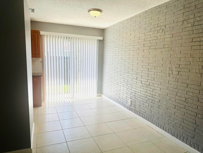 Building Photo - 9305 Sunrise Dr