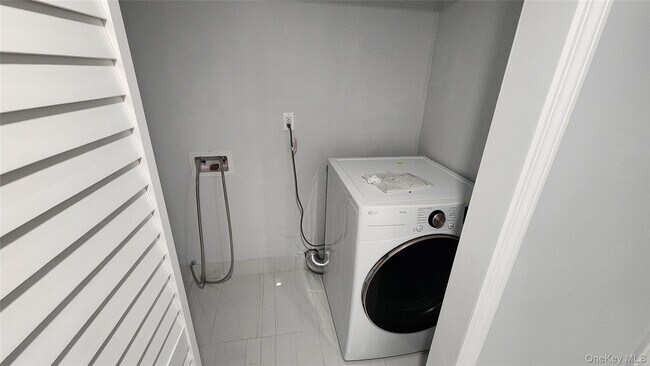 Building Photo - 126 Forest Ave