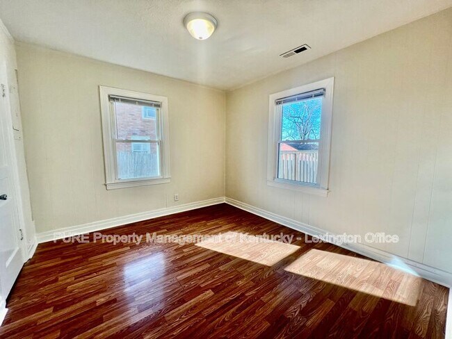 Building Photo - 810 Shelby Ave