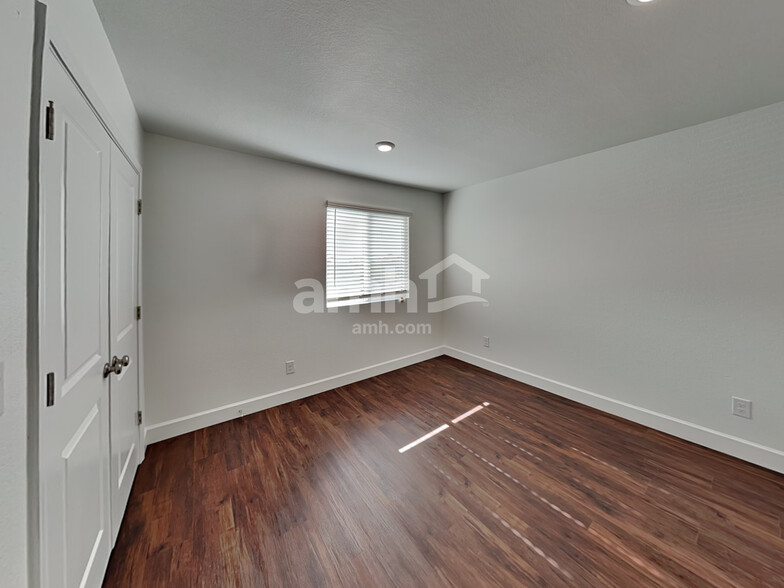 Building Photo - 9636 Harkes Dr