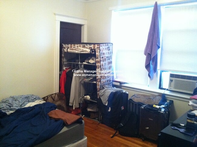 Building Photo - 349 Pleasant St