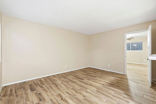 Building Photo - 309 Stratford St