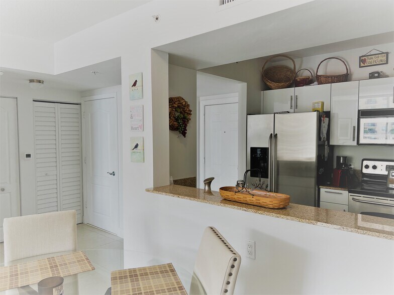 Building Photo - 117 NW 42nd Ave