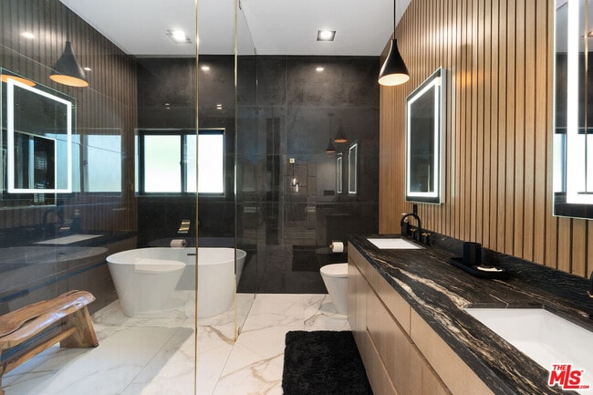 Building Photo - 23283 Erwin St