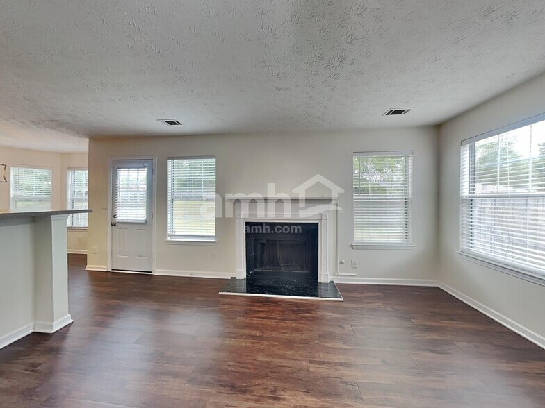 Building Photo - 3188 Bradford Pear Dr