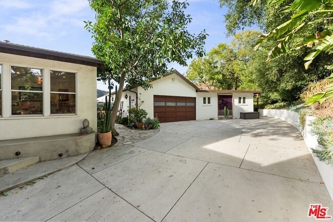 Building Photo - 2316 Laurelmont Pl