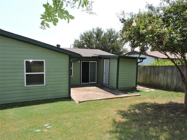 Building Photo - 11927 Hoblitzelle Dr