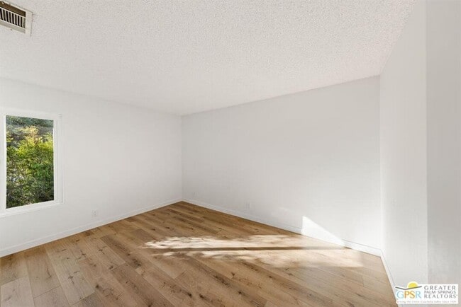 Building Photo - 45620 Mountain View Ave