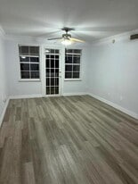 Building Photo - 9905 Baywinds Dr