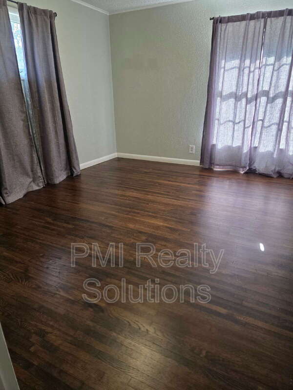 Building Photo - 4506 E 38th Pl