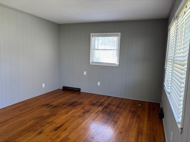 Building Photo - 3 bed, 1 bath brick home located in Asheboro