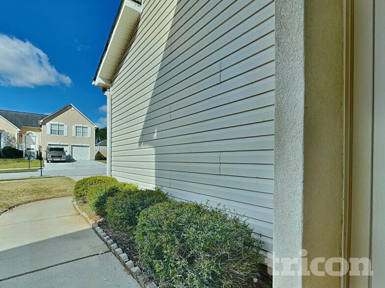 Building Photo - 11906 Fairway Overlook