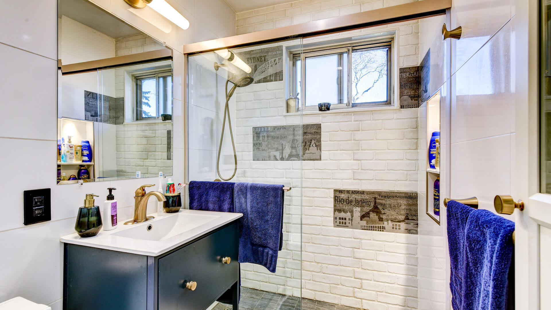Main Bathroom - 1504 W Terrace Cir