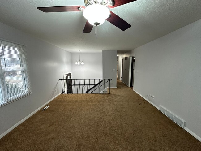 Building Photo - $1,800 - 3 Bed 2 Bath Home