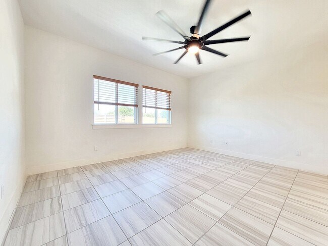 Building Photo - 130 Furlong Dr
