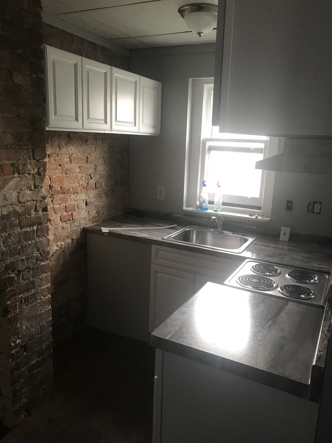 Building Photo - 43 Elm St