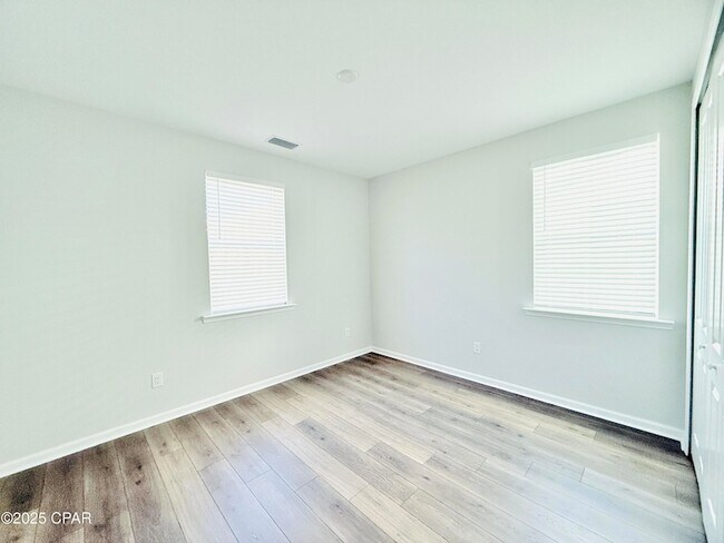 Building Photo - 9002 Parrot Pl
