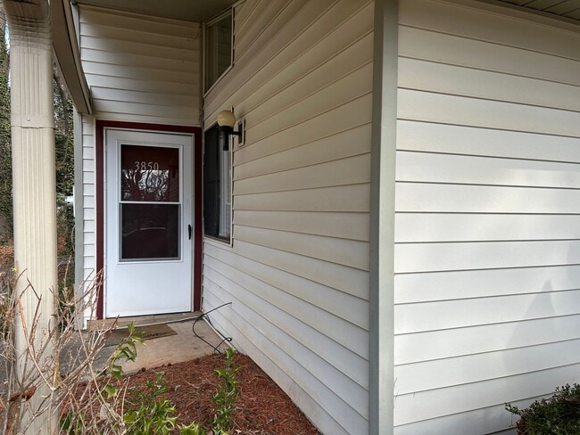 Building Photo - 1 BD 1 BATH CONDO TOTAL ELECTRIC!