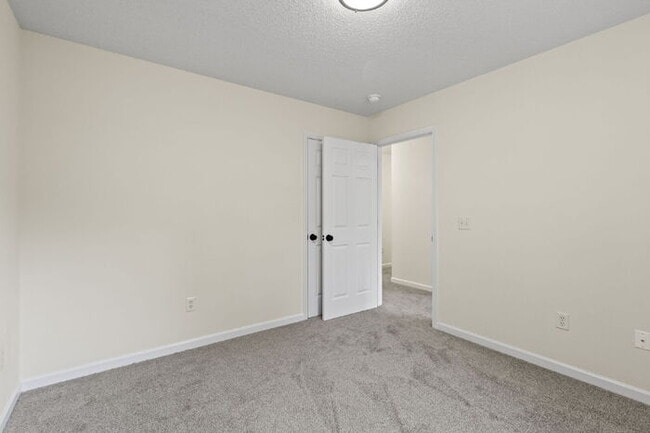 Building Photo - 3BR/2BA Home with Deck & Storage Shed in P...