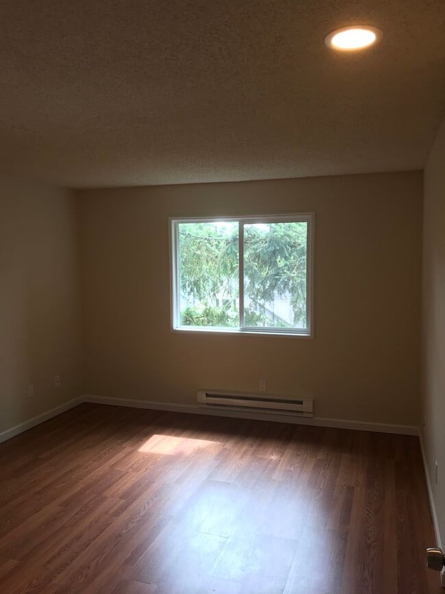 Building Photo - Nice 2 Beds/ 2 Bath Condo in Woondinville!