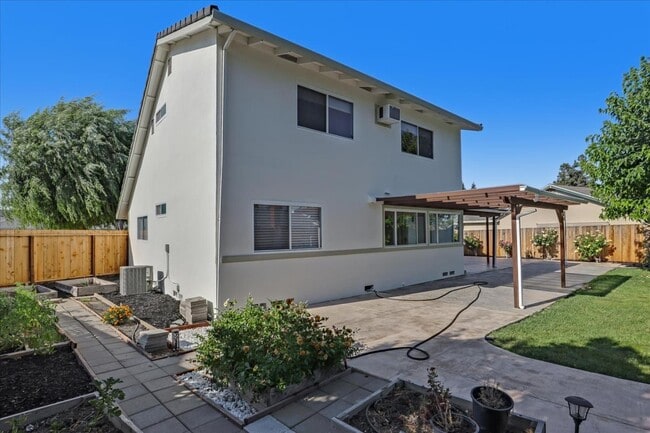 Building Photo - 2916 Biddleford Dr