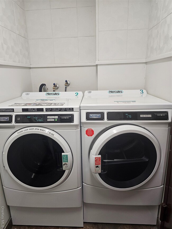 Building Photo - 530 Hudson Ave