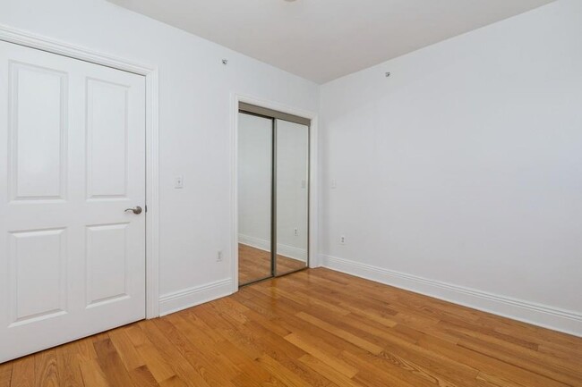 Building Photo - 809-815 22nd St