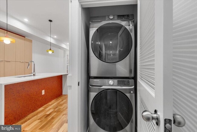 Building Photo - 3169 18th St NW