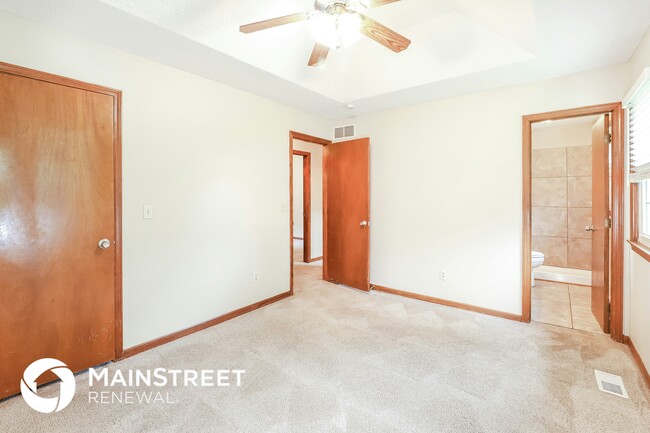 Building Photo - 1005 NE 104th Terrace