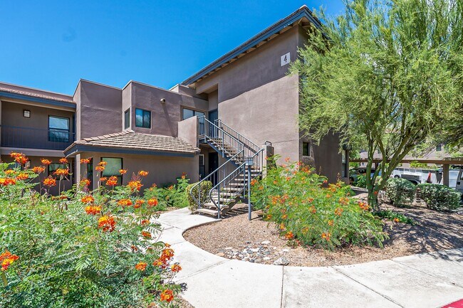 Building Photo - 5855 N Kolb Rd