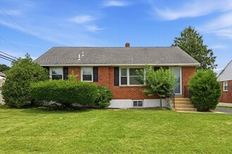 Building Photo - 2314 Frann Dr