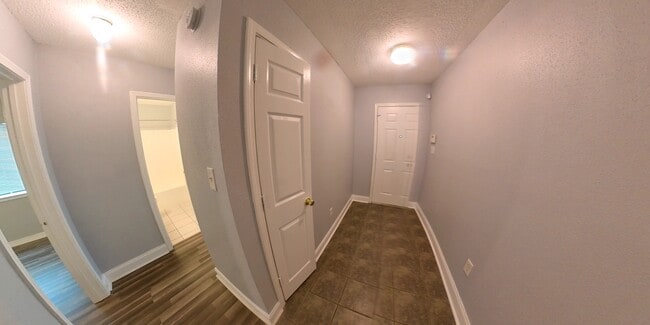 Building Photo - 1934 S Village Green St