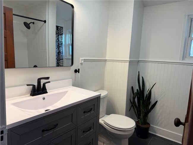 Building Photo - 6 Thorn St