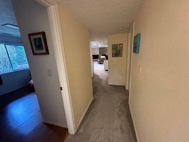 Building Photo - 14441 NE Morris Ct