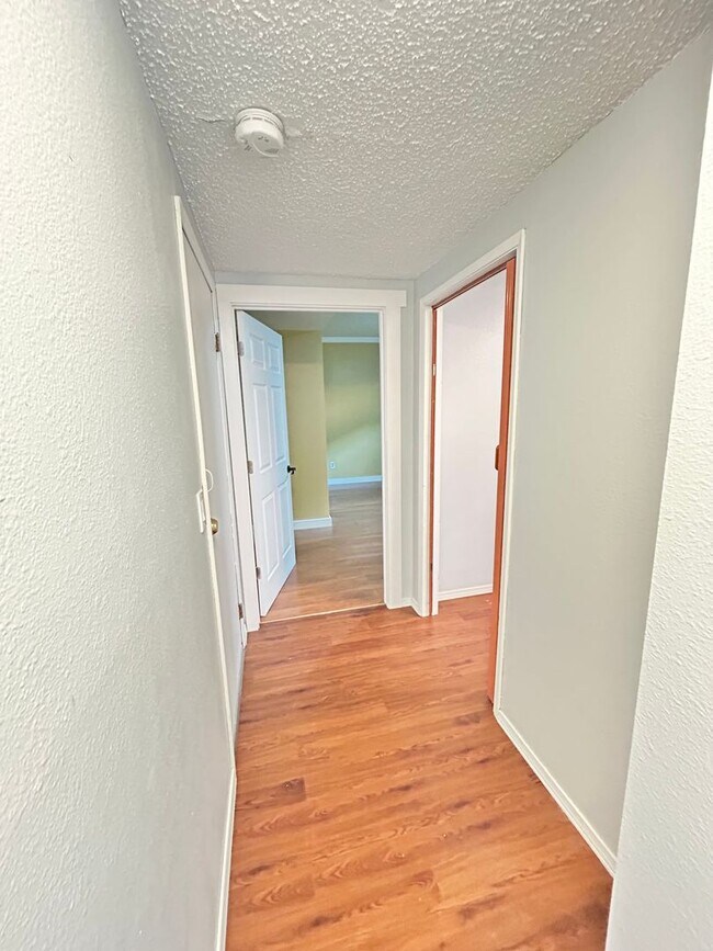 Building Photo - Spacious West Hill Gem – 4 Bed, 3 Bath wit...