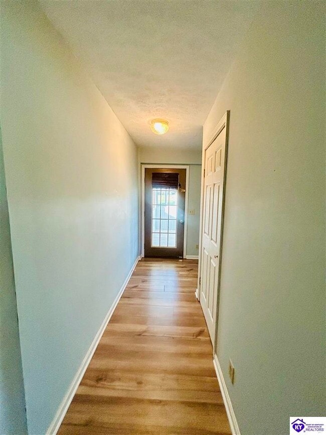 Building Photo - 8146 Hardinsburg Rd