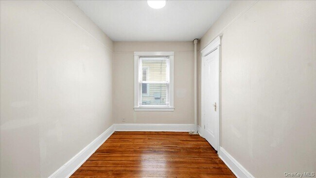 Building Photo - 832 Calhoun Ave