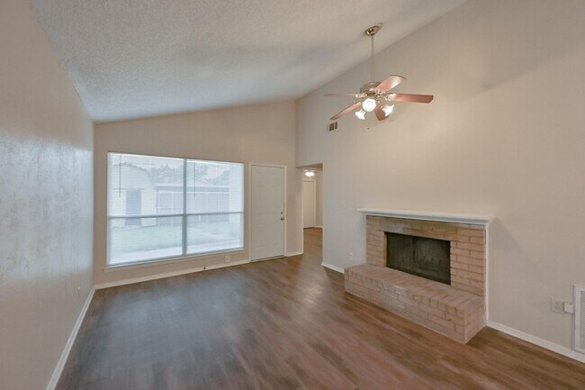 Building Photo - 2704 St George Pl