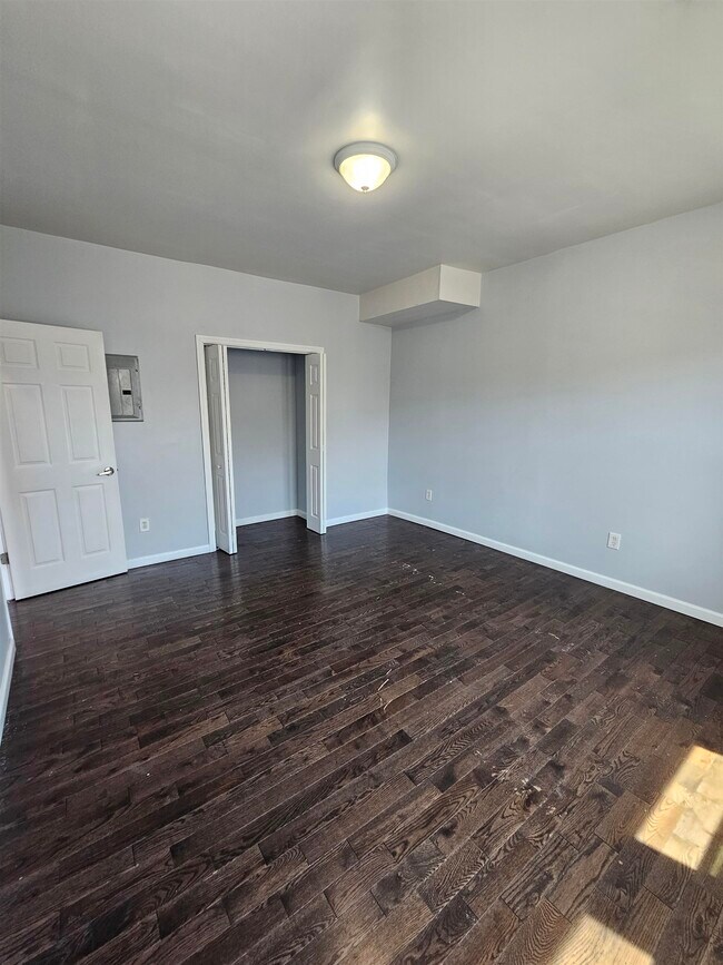 Building Photo - 222 Wilkinson Ave
