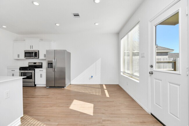 Building Photo - 19463 Rosali Meadow Dr