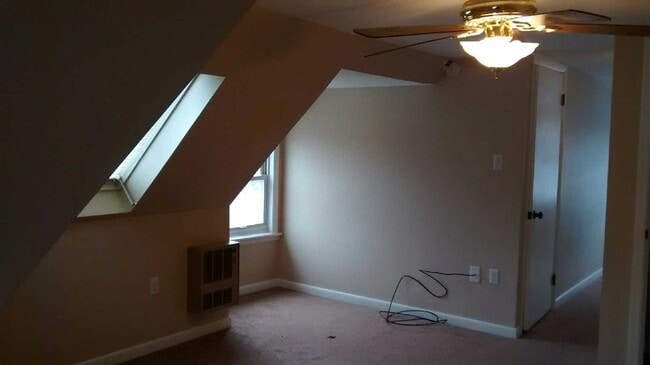 Building Photo - 420 7th St
