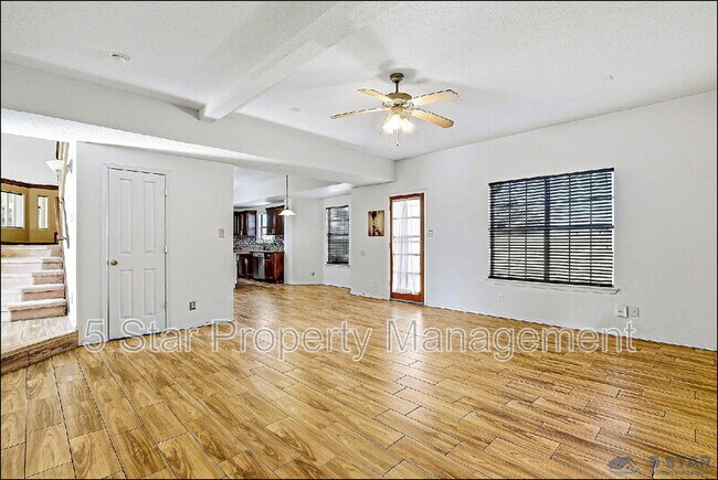 Building Photo - 3140 Tierra Agave Dr