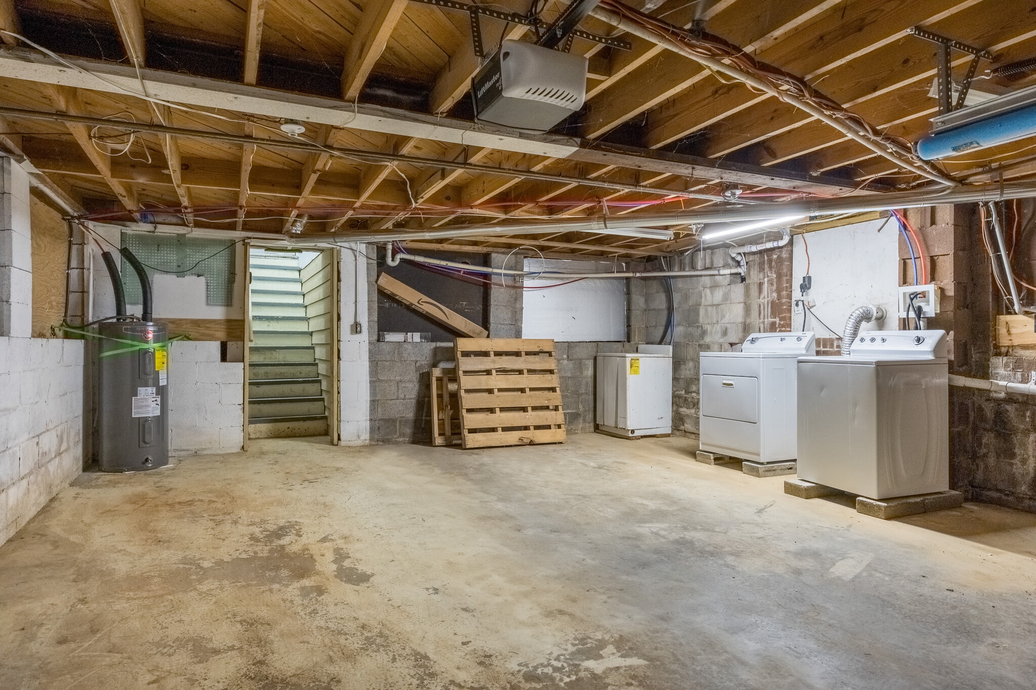 Building Photo - 303 Wygoda Cir