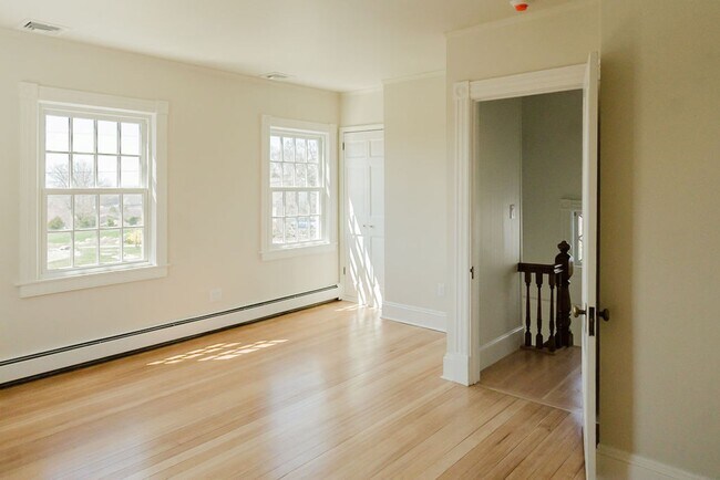 Building Photo - 126 Prospect Hill Rd