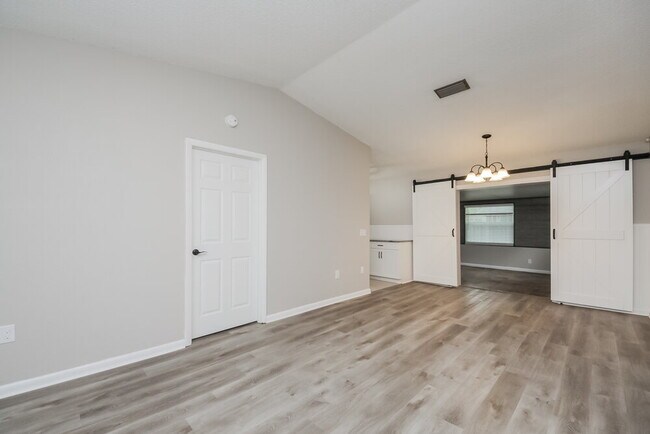 Building Photo - 204 Lily Pad Ln