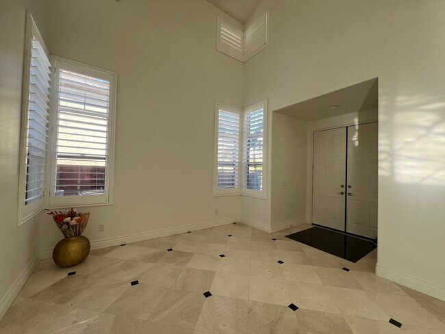 Building Photo - Beautifully Remodeled Poway Home
