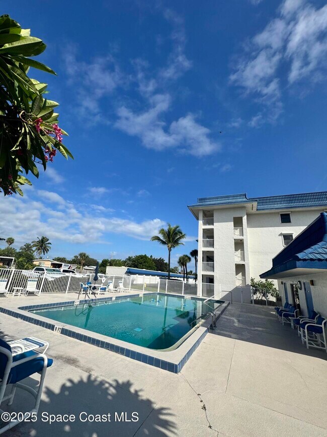 Building Photo - 2160 N Hwy A1A