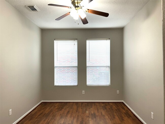 Building Photo - 18562 Carousel Creek Ct