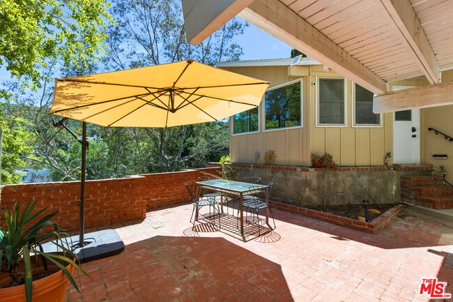 Building Photo - 4236 Ensenada Dr
